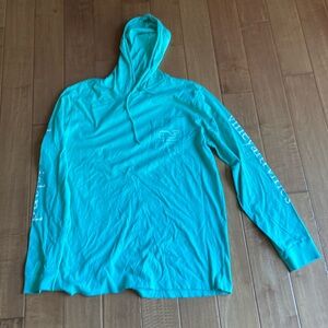 Vineyard Vines hooded shirt excellent condition.